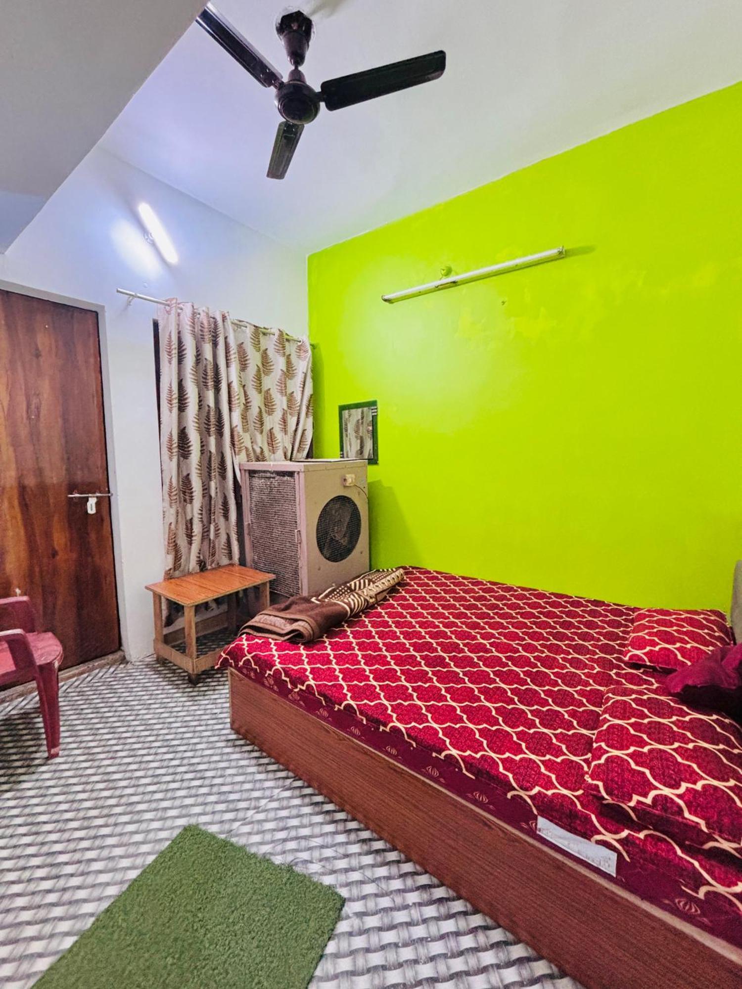 Shivalay Paying Guest House Варанаси Экстерьер фото
